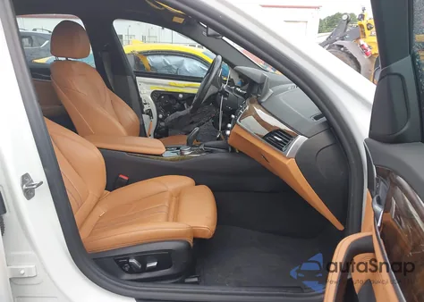 2020 BMW 530I xDrive z USA, uszkodzony, nr VIN WBAJR7C06LWW55468